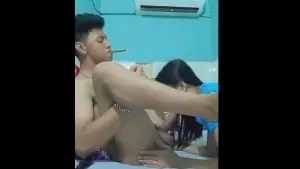 ဆေးလိပ်လေးသောက်ပြီး ဆော်လီးစုပ်တာခံနေတဲ့ ဘဲလေး