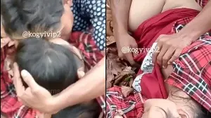 တောထဲမှာဘဲနဲ့ချိန်းတွေ့ရင်း အတင်းဆွဲစားတာခံလိုက်ရတဲ့ မိန်းကလေး