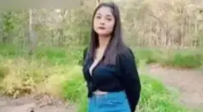 ချစ်စရာစော်လေးကိုတောစပ်မှာခေါ်ပြီး ဖင်ထောင်ဗျင်း လရည်ပါထည့်ပေးတဲ့အောကား